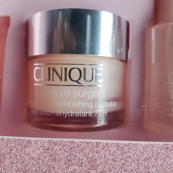 Clinique Moisture Surge Set - Picture 5 of 10